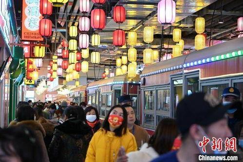 呼和浩特网红地铁街限流,人气爆棚下的秩序守护